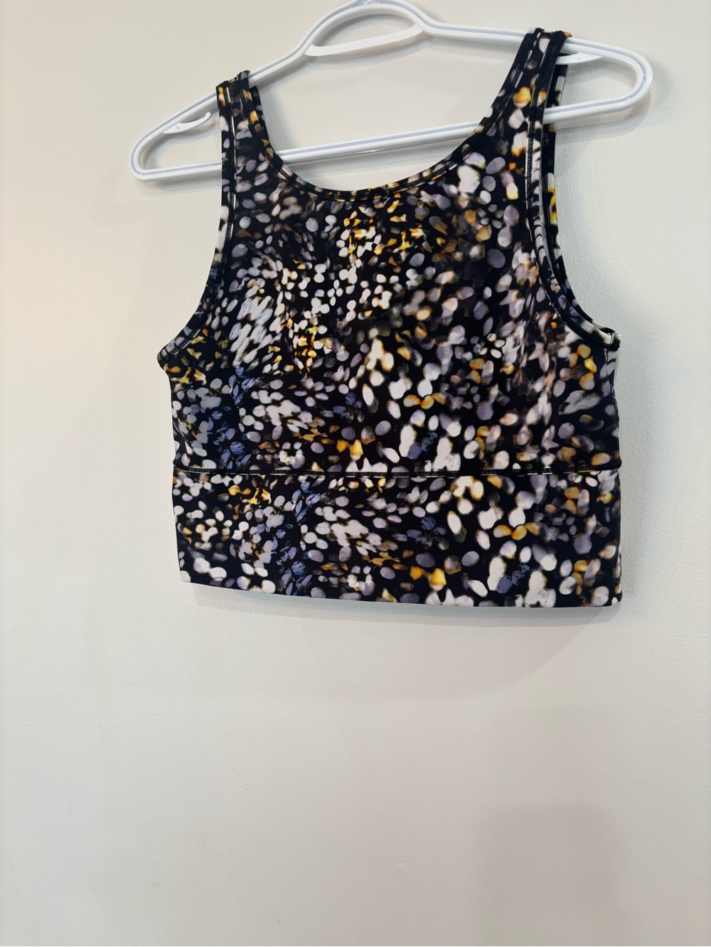 Lululemon cropped tank size 10 high neck line